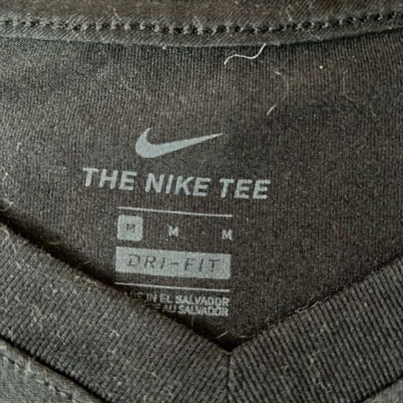Nike Boys Med V Neck Black Tee Shirt. - Picture 2 of 3